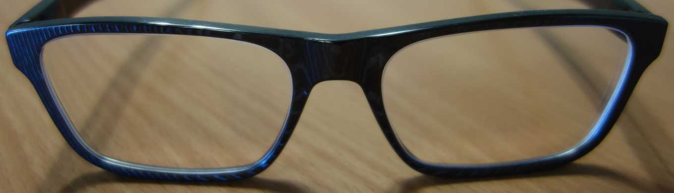 Carbon eyeglasses / Prestige object