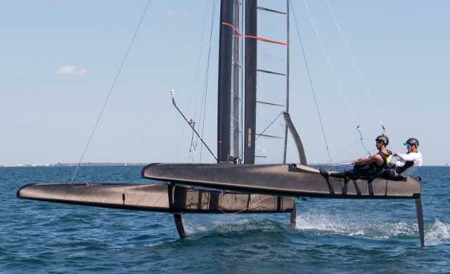 Class C Hydros / Catamaran à foil et aile rigide