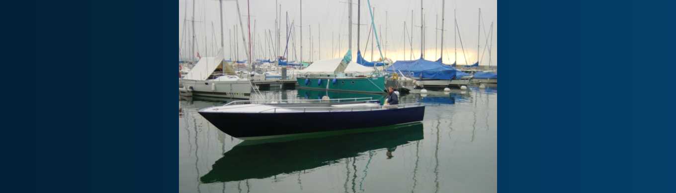 Ticoy / Barque à moteur